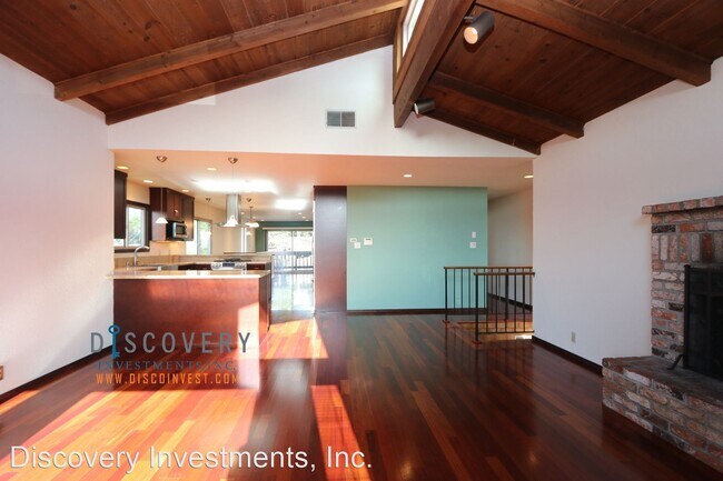 Building Photo - 3 br, 3 bath House - 2360 Wilbur St.