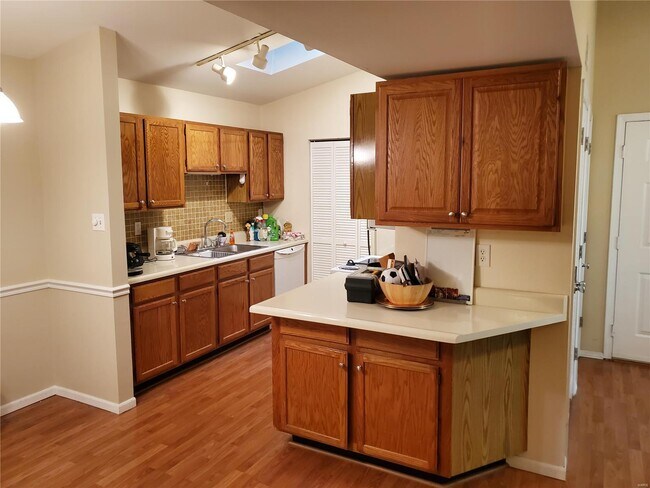 Building Photo - 2333 Sandalwood Creek Ct