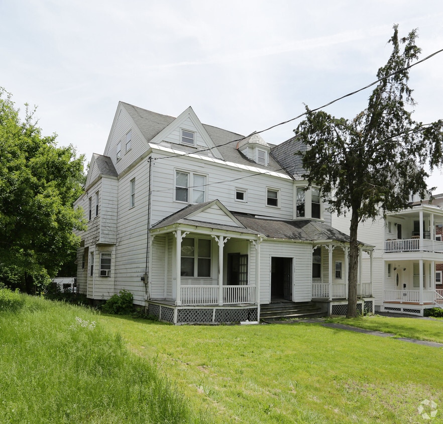 Primary Photo - 118-120 S Lake Ave