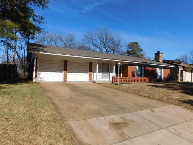 Building Photo - 2709 Blackwood Dr