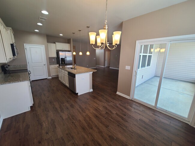 Building Photo - 1013 Manassas Dr
