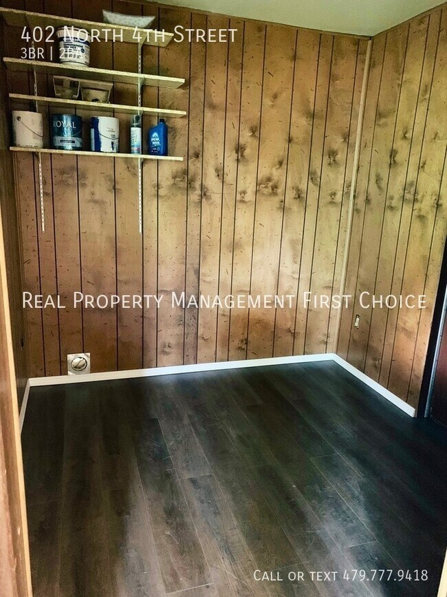 Foto del edificio - OCTOBER MOVE IN - Nice 3/1.5 Home in Lavaca!