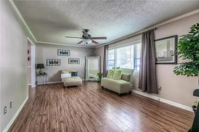 Foto del edificio - 2805 W 75th St