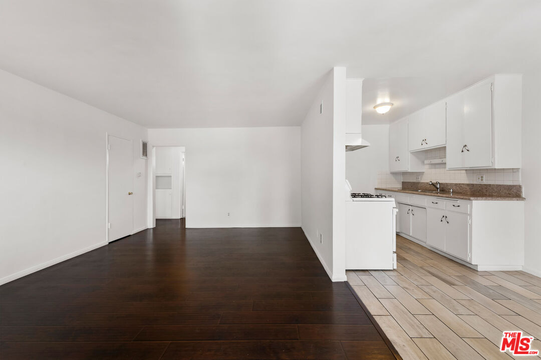 Foto principal - 3355 S Canfield Ave