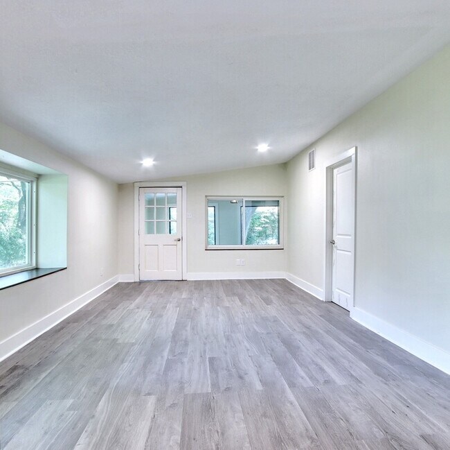Foto del edificio - 5708 Flamingo Ct