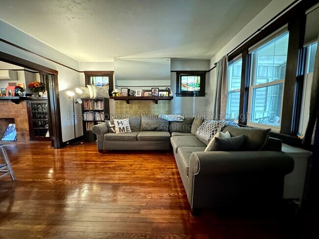 Foto del edificio - 704 Montclair St