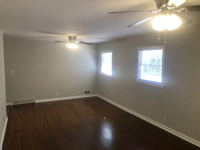 Building Photo - 4113 Acacia Dr