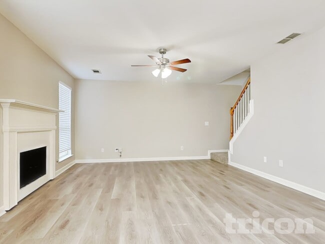 Building Photo - 140 N Greenfield Cir
