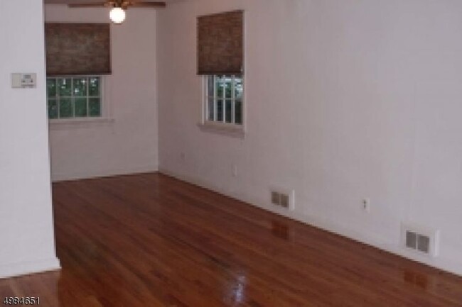 Building Photo - 517 Carleton Rd