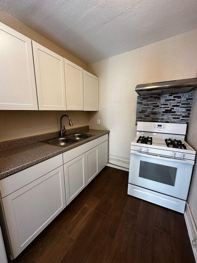 Building Photo - Two bedroom Apartment in Northeast El Paso!!