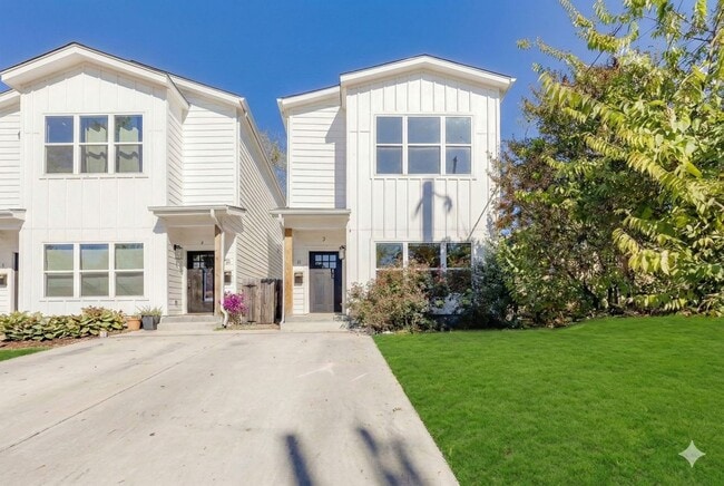 Building Photo - 811 Nevada St