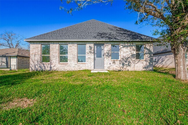 Building Photo - 3639 Needville Ave