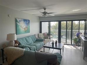 Foto del edificio - 1401 N Riverside Dr