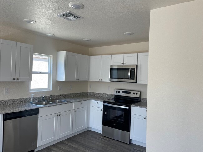 Foto del edificio - 2446 River Valley Cir