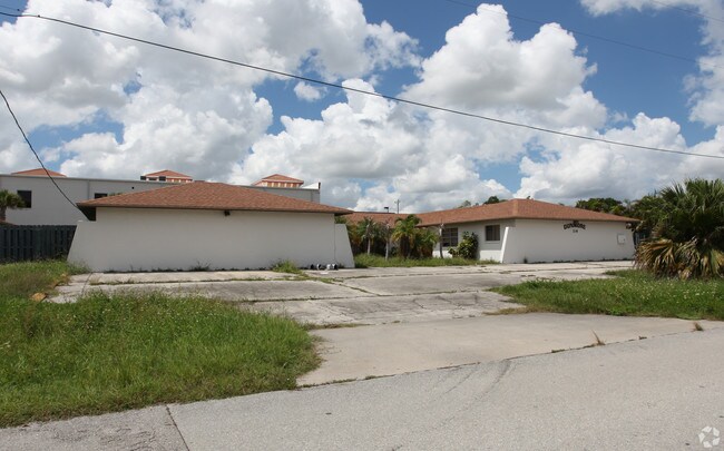 Foto principal - 218-224 SE 16th Pl