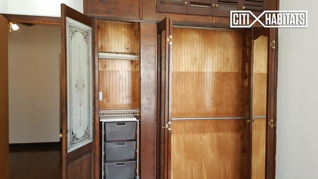 Foto del edificio - 2421 41st St