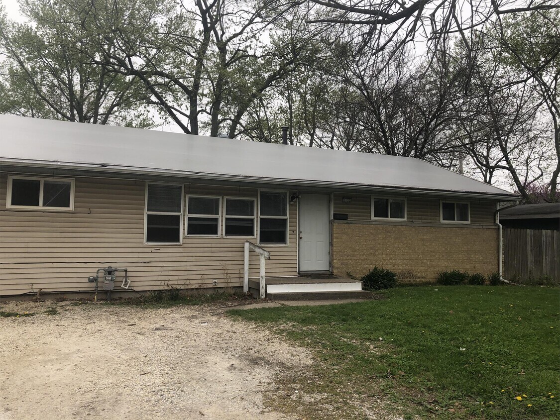 Primary Photo - 1122 W Bradley Ave