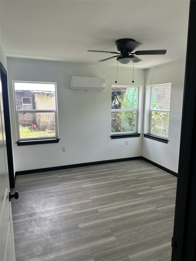 Building Photo - 6812 Avenue Q