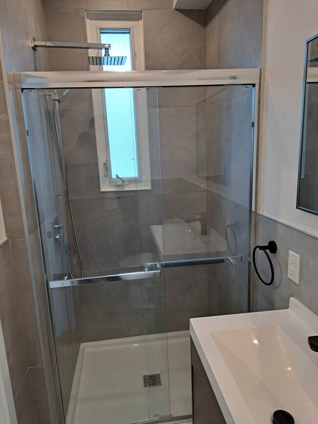 Photo du bâtiment - 8171 Drolet