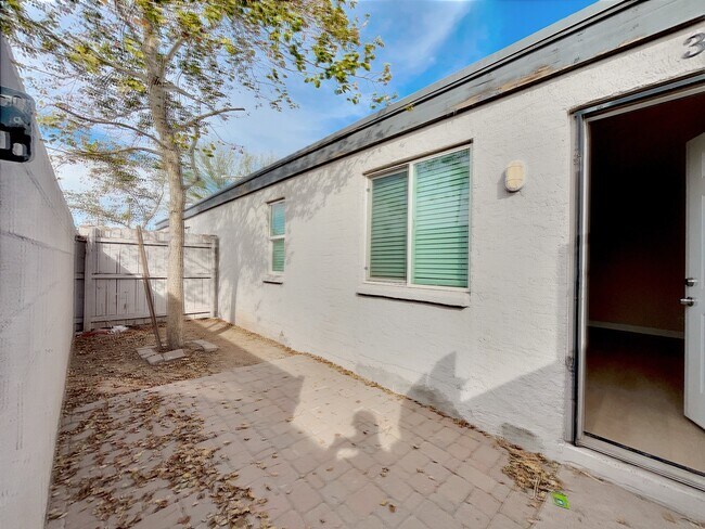 Foto del edificio - 4021 E Moreland St