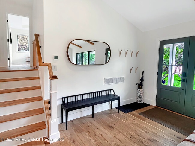 Foto del edificio - 441 Oak Summit Rd