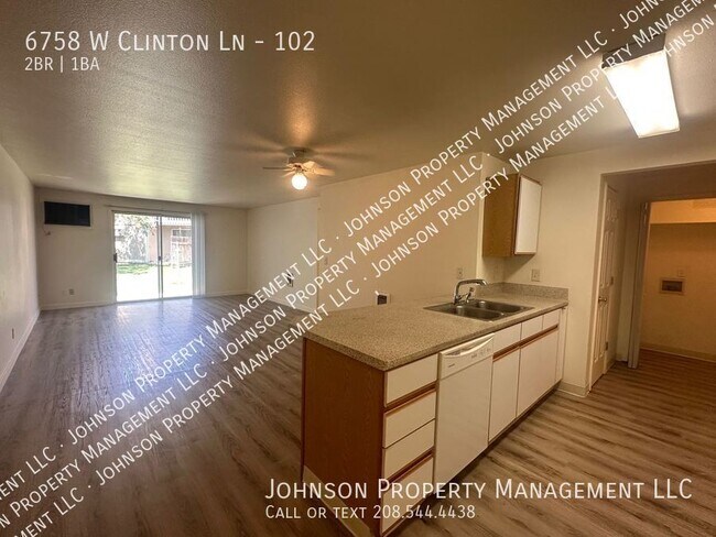 Foto del edificio - 6758 W Clinton Ln