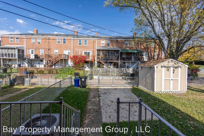Building Photo - 4 br, 2 bath House - 1726 Redwood Ave