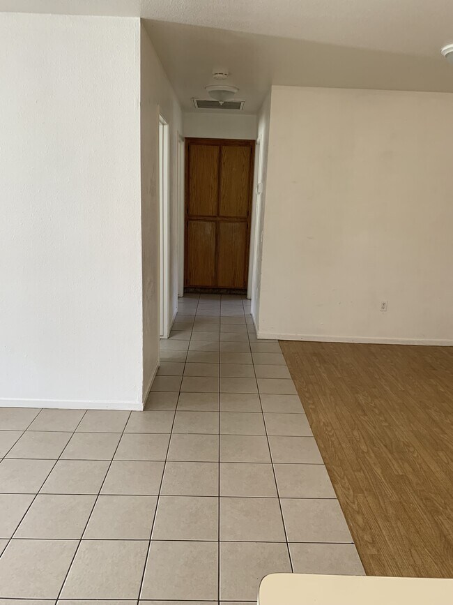 Foto del edificio - 289 Nickel St