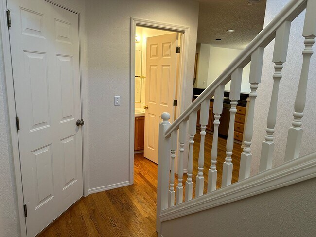 Building Photo - $1000 OFF FIRST FULL MONTH.  Beautiful spa...