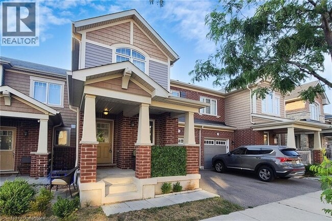 Building Photo - 1168 Duignan Cres