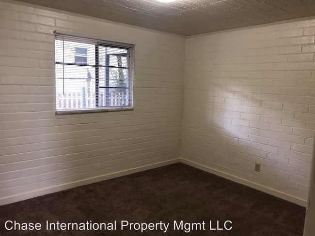 Building Photo - 210 Claremont St
