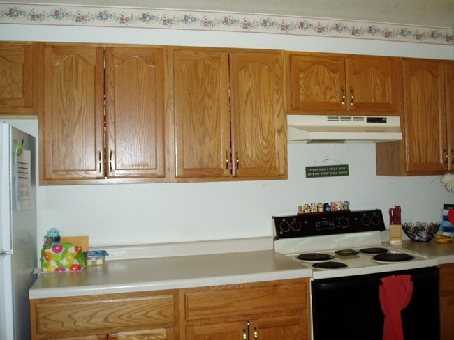 Foto del edificio - 3420 Harcourt Dr