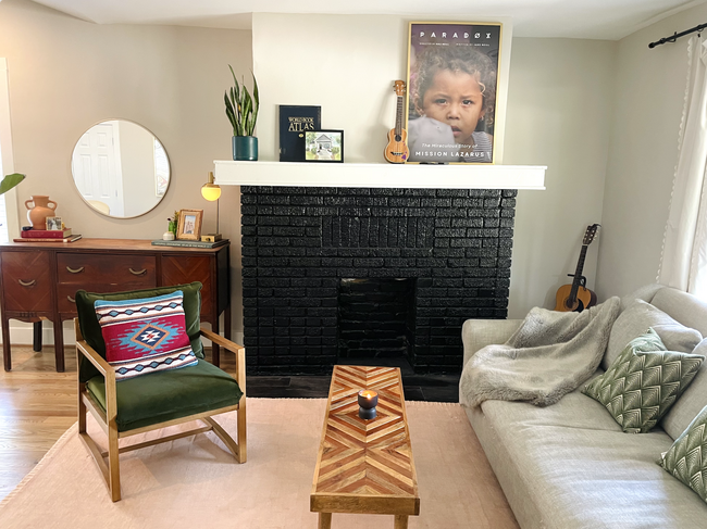 Living - available furnished - 993 Burns Dr SW