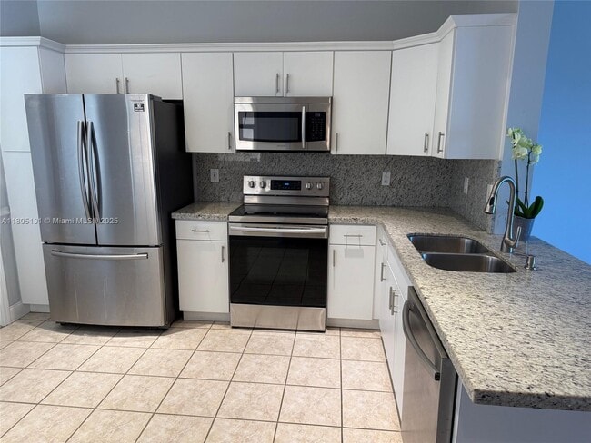 Building Photo - 1808 Salerno Cir