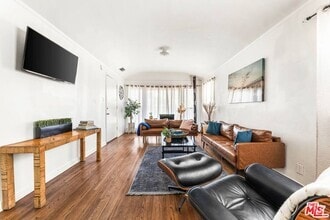 Building Photo - 608 N Alta Vista Blvd