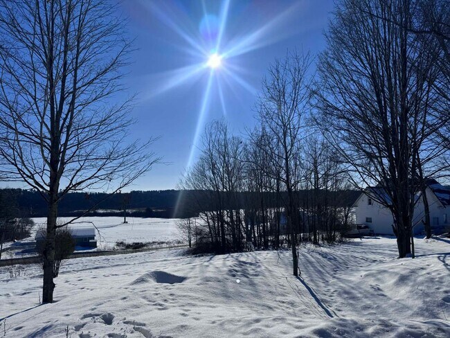 Building Photo - Meadow Woods