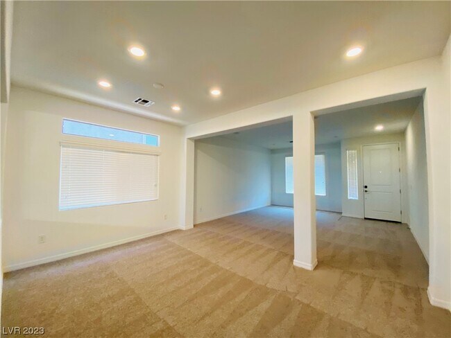 Building Photo - 650 Steep Cyn Ave