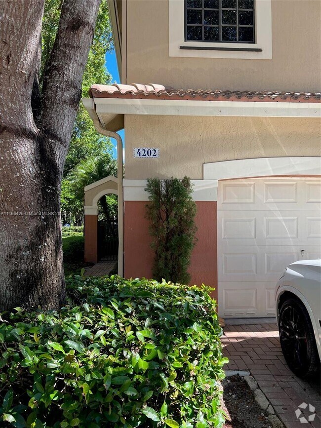 Courtyard Homes Gated Apartments for Rent Weston, FL 7 Rentals