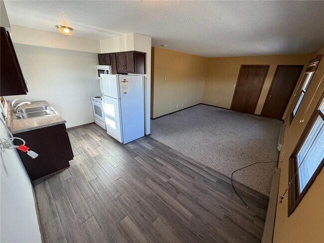 Foto del edificio - 706 1st St S