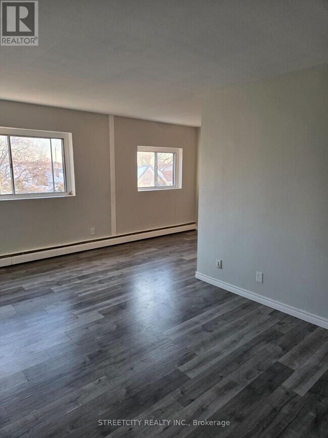 Building Photo - 220 Ashland Ave