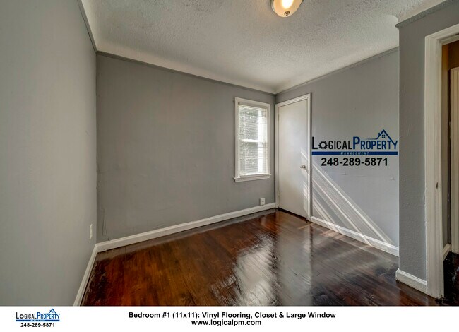 Foto del edificio - 3Bed/1Bath Bnglw w/ Hrdwd Flr. Lrg Fncd Yr...