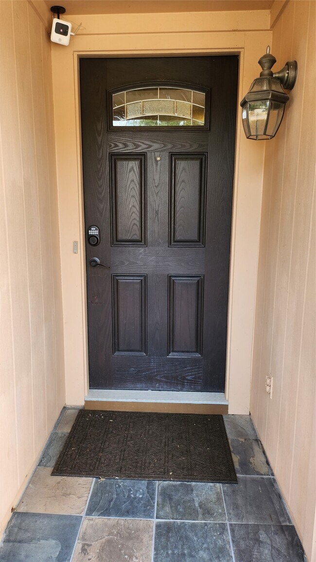 Building Photo - 7314 El Cresta Dr