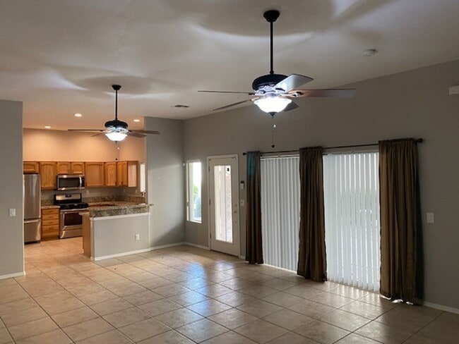 Building Photo - 2 bedroom 2 bath upgraded home w/Bonus Rm ...