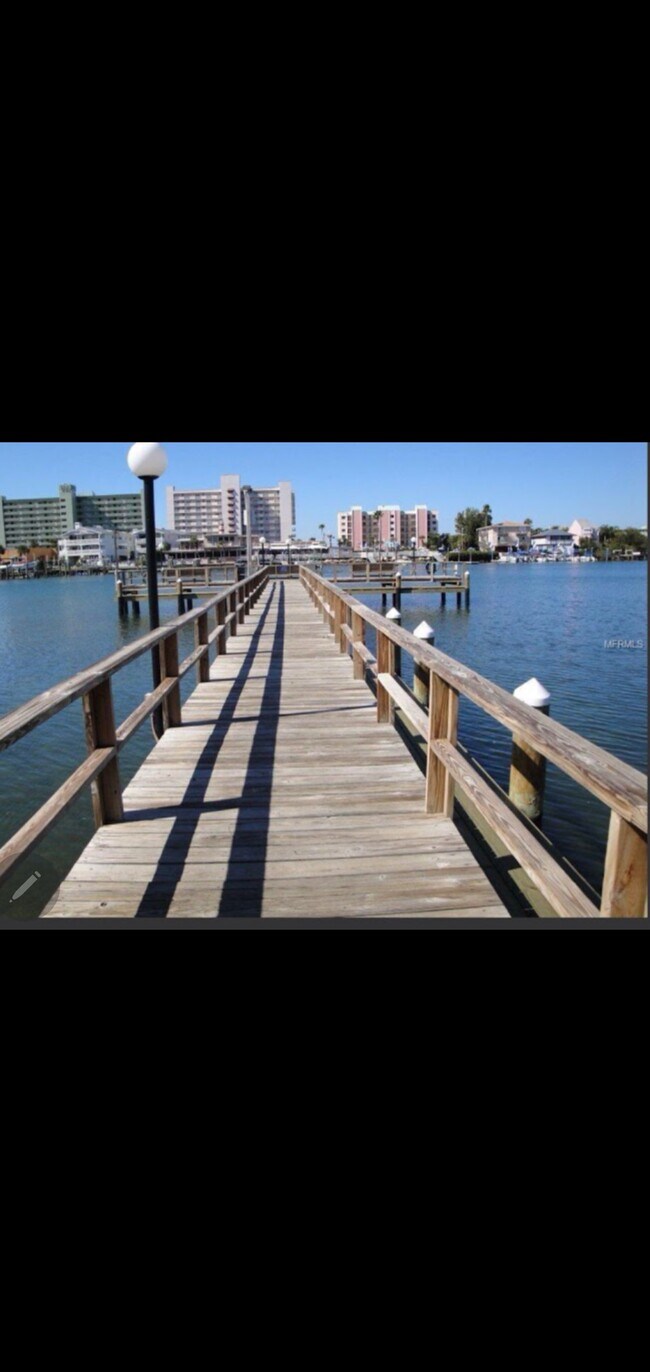 Foto del edificio - 10280 Imperial Point Dr W