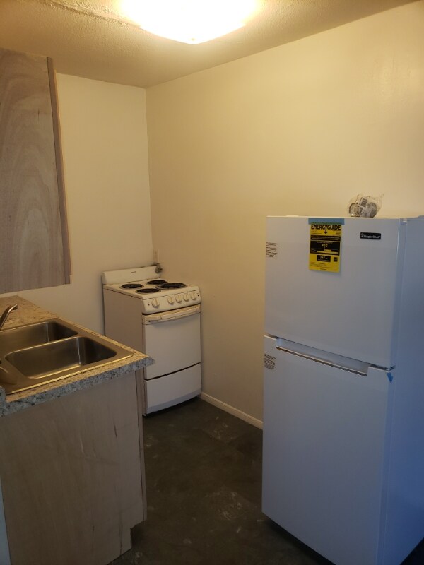 Building Photo - 133 Hilltop Cir