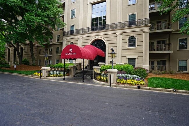 Foto del edificio - 2865 Lenox Rd NE