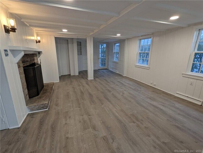 Foto del edificio - 6 Compo Hill Ave