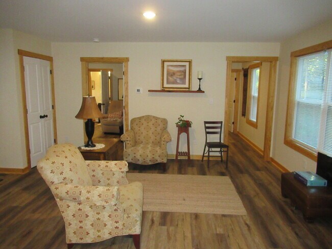 Foto del edificio - Short-Term Rental in Dallas, NC.  Fully Furnished and ready for Move In.