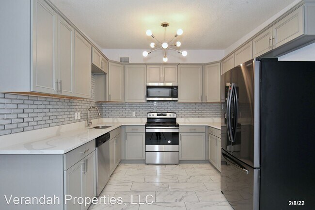 Foto del edificio - 4 br, 2 bath House - 2500 Marzel Ave