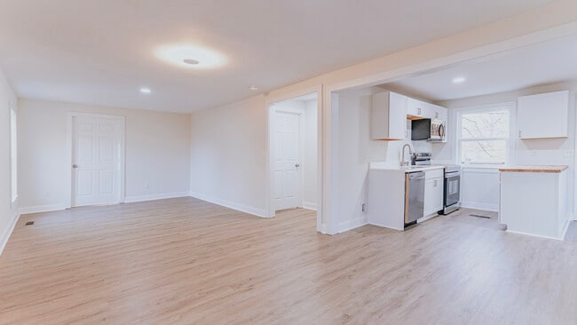 Building Photo - 3336 Parker Ln